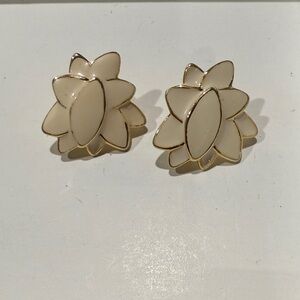 Vintage gold and white Flower Earrings